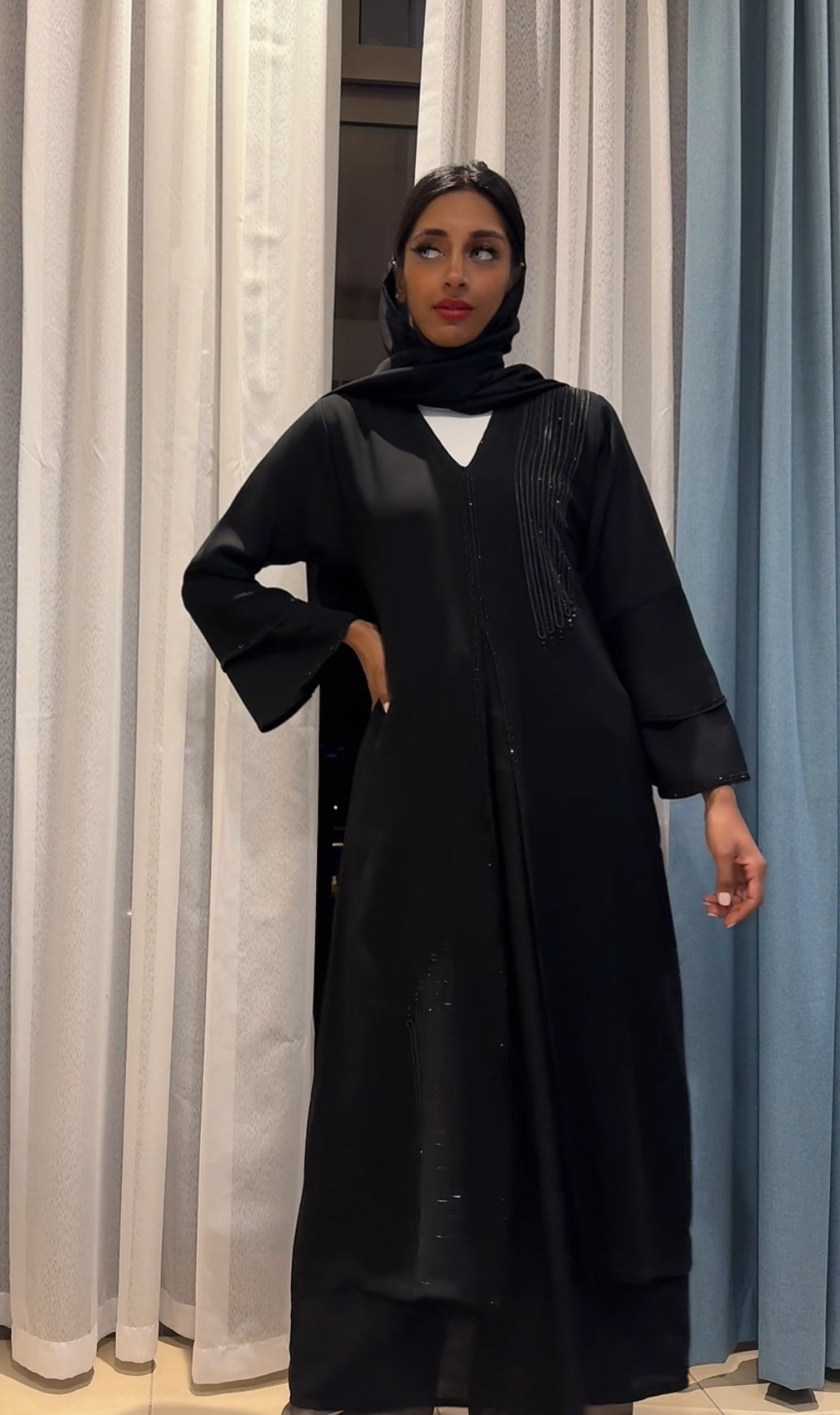 عباية سوداء DXB سباركل - مقاس 52