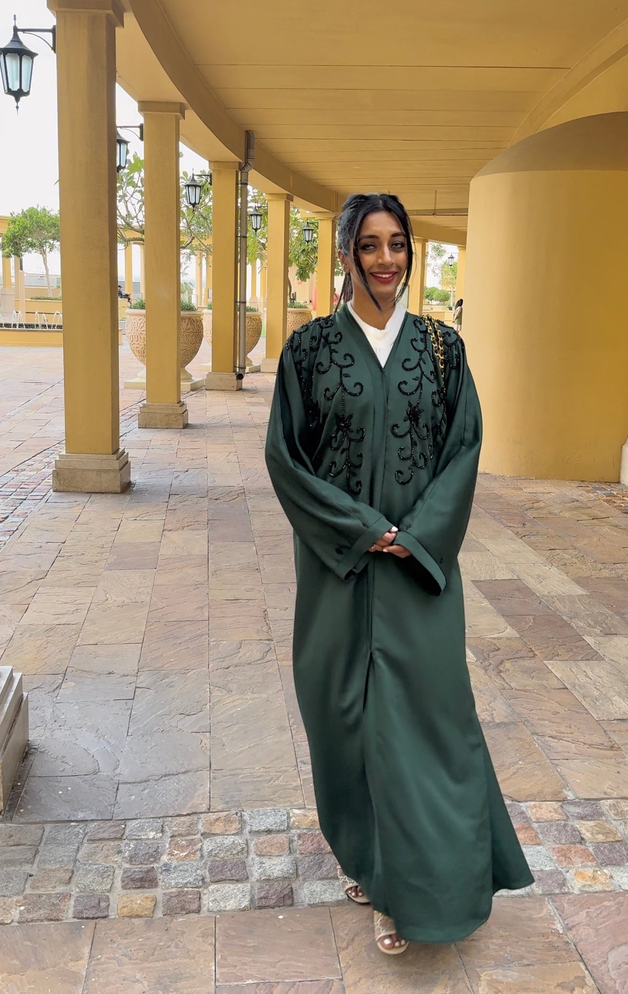 Dubai abaya bedrukt met zwarte steentjes