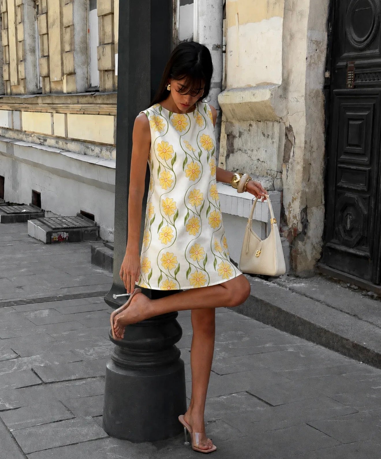 Mini jurk met butter yellow bloemen - A1515