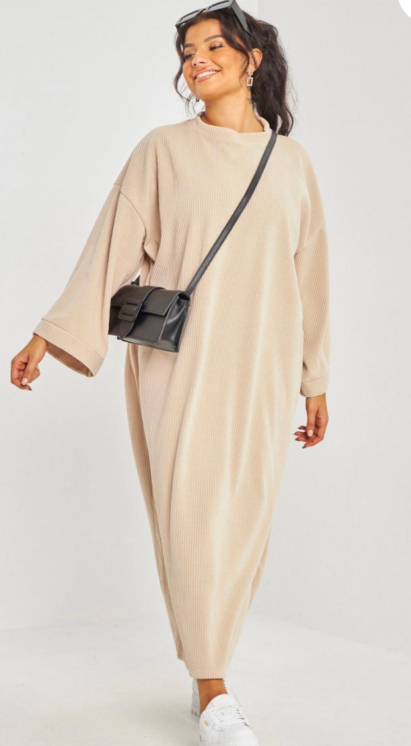 Lange jurk beige met zakken - ZJ01