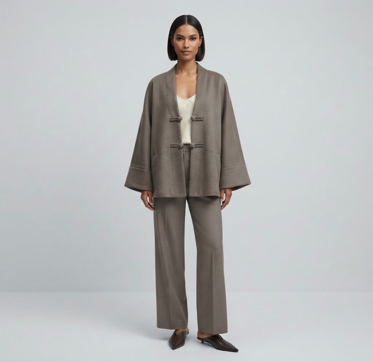 Stijlvolle Beige Jas met Knoopsluiting