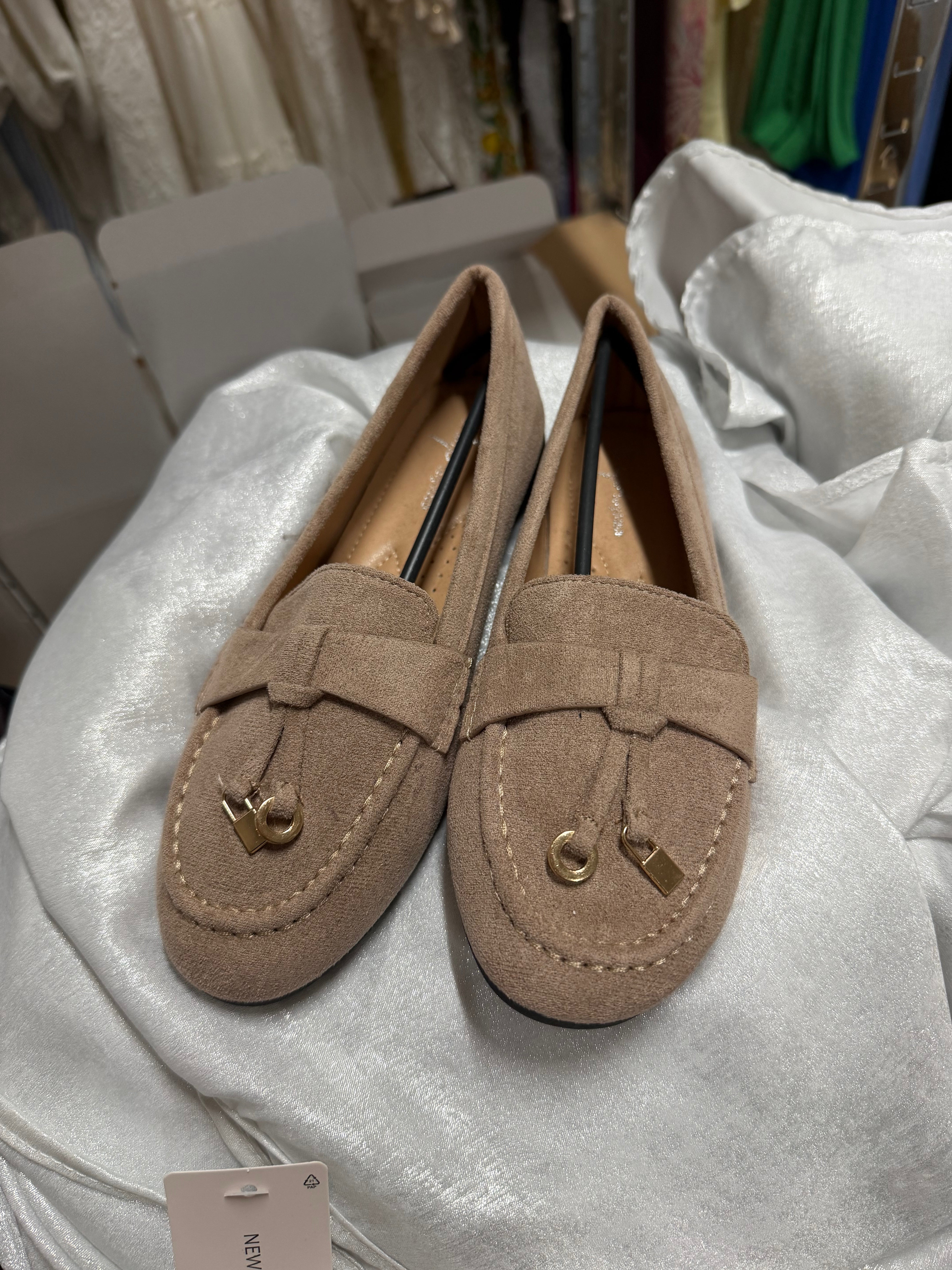 Purevibe beige instappers maat 37