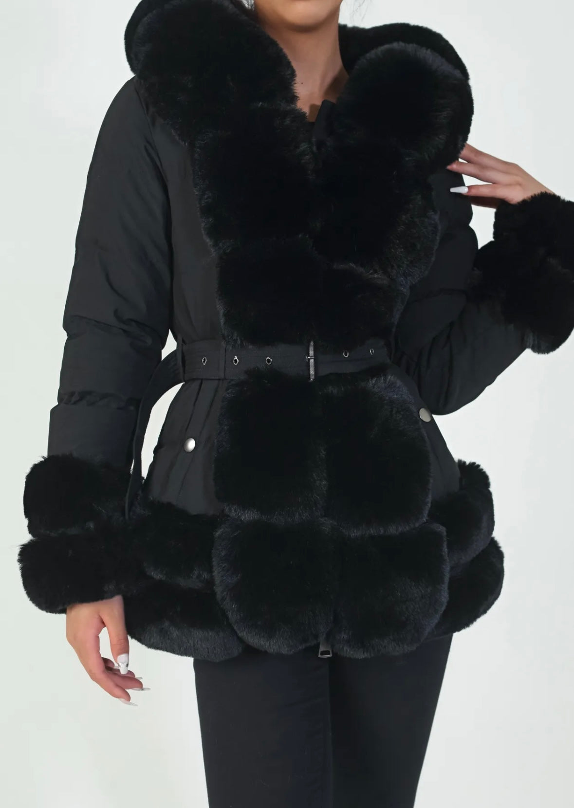 ZWART WINTERJACKE MIT RIEMEN