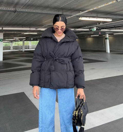 معطف منتفخ قصير أسود