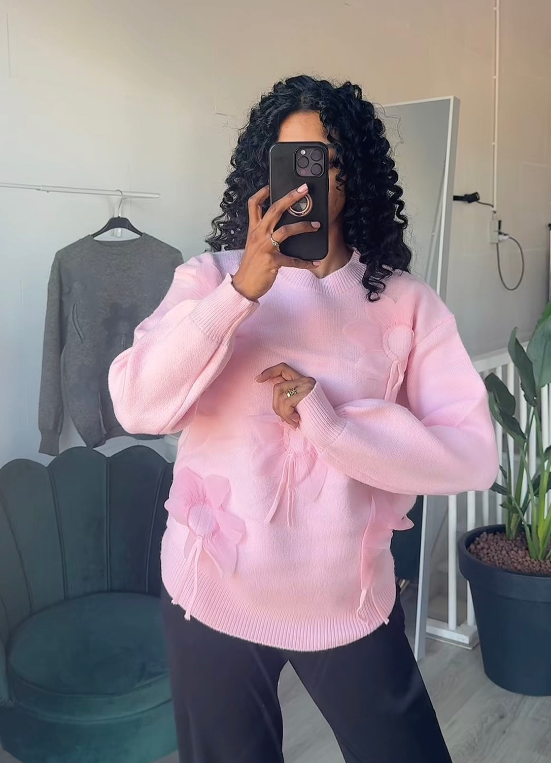Sweater with flowers pink