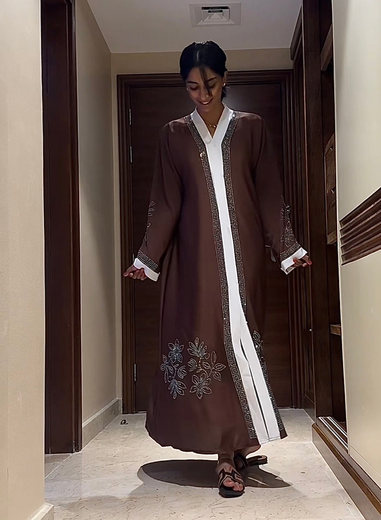 DUBAI ABAYA BROWN WHITE STONES