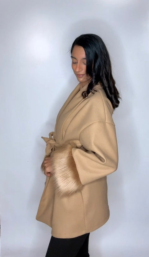 Manteljas met nepbont kort bruin