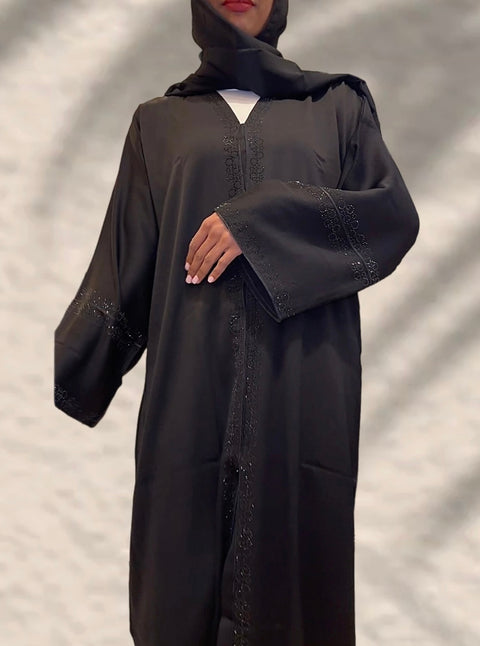 BLACK ABAYA ROUND FIGURES DXB