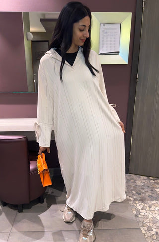 Wijde jurk met gouden strepen