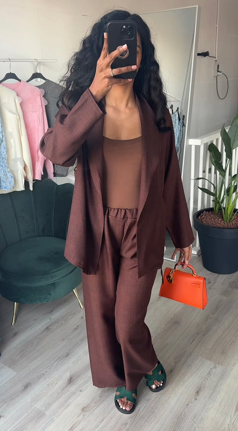 SS25 - kimono met band en rekbare broek donker bruin