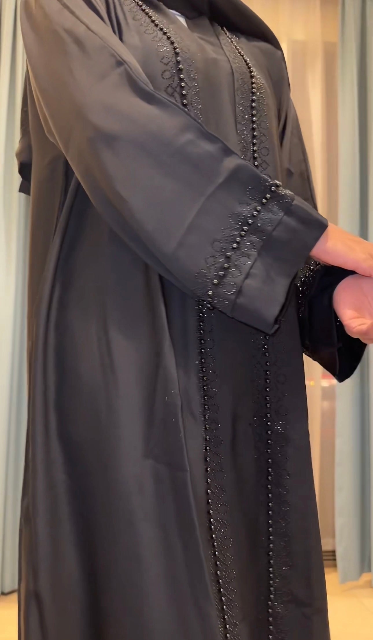 عباية سوداء MET BLACK PARELS DXB