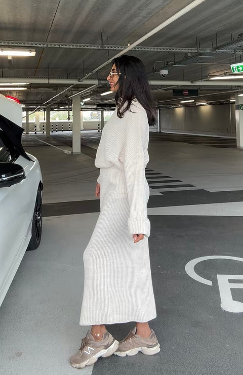 DINA TRUI MET ROK BEIGE (BUI54)I