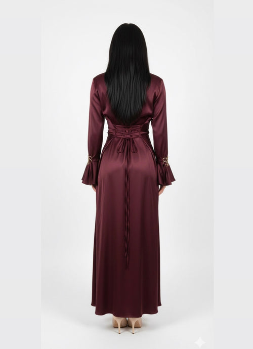 Satijnen Maxi Jurk met Tailleceintuur en Goudkleurige Bracelet - pre order