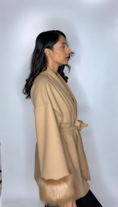 Manteljas met nepbont kort bruin