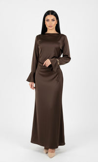 Satijnen Maxi Jurk met Tailleceintuur en Goudkleurige Bracelet - pre order