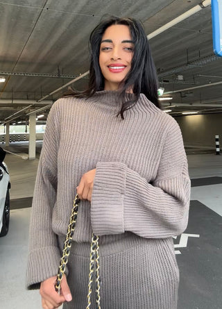 Dina rekbare rok met oversized trui - taupe PRE ORDER