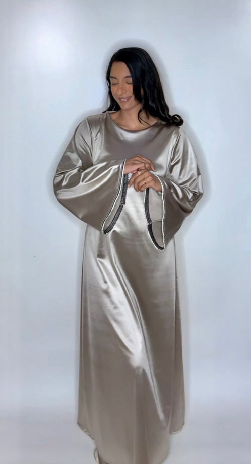 Satijnen cross over jurk champagne