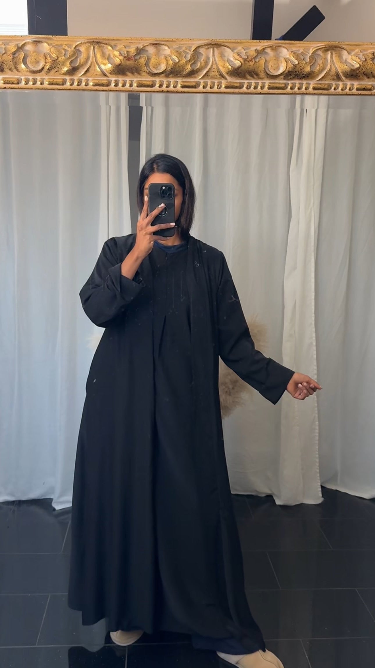 عباية بليرز سوداء كلاسيكية