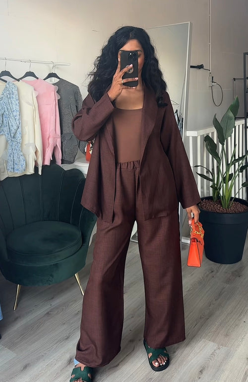 SS25 - kimono met band en rekbare broek donker bruin