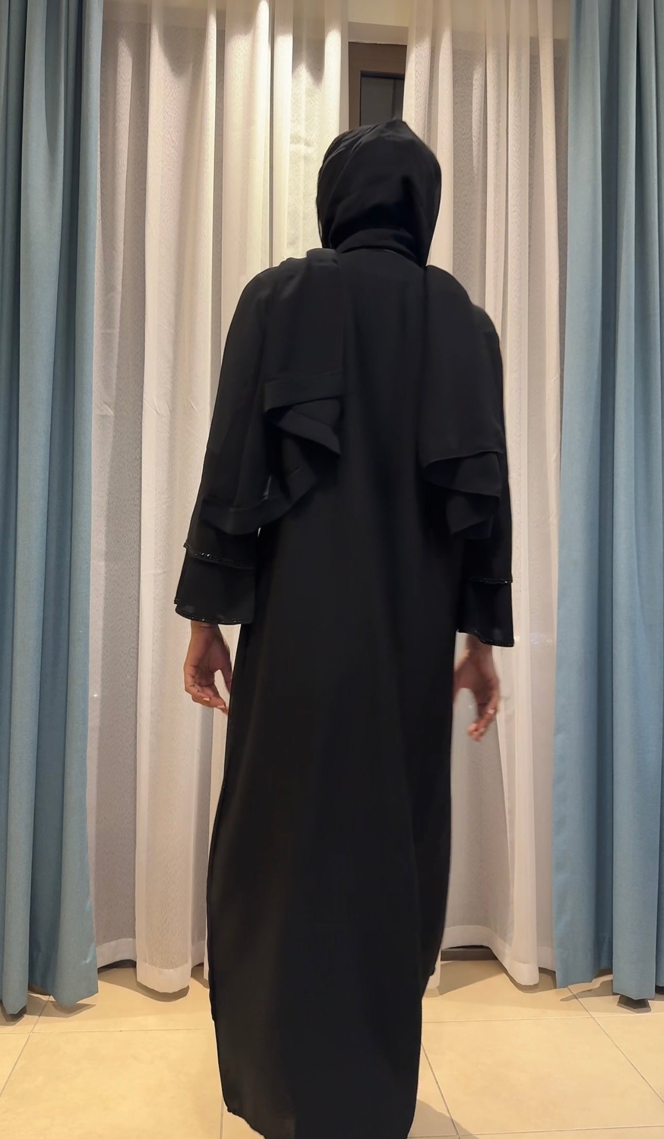 عباية سوداء DXB سباركل - مقاس 52