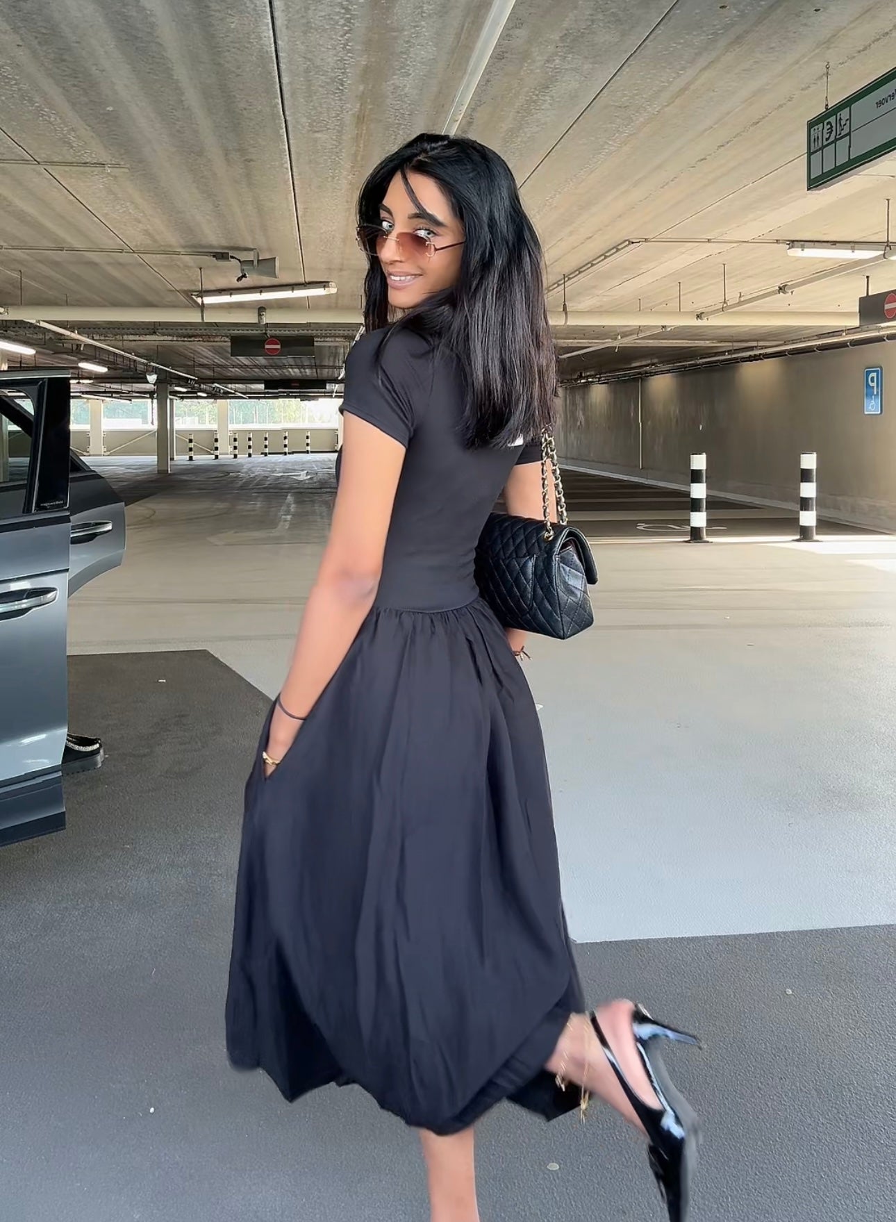 BASIC MAXI JURK KORTE MOUWEN ROK PLOOIEN