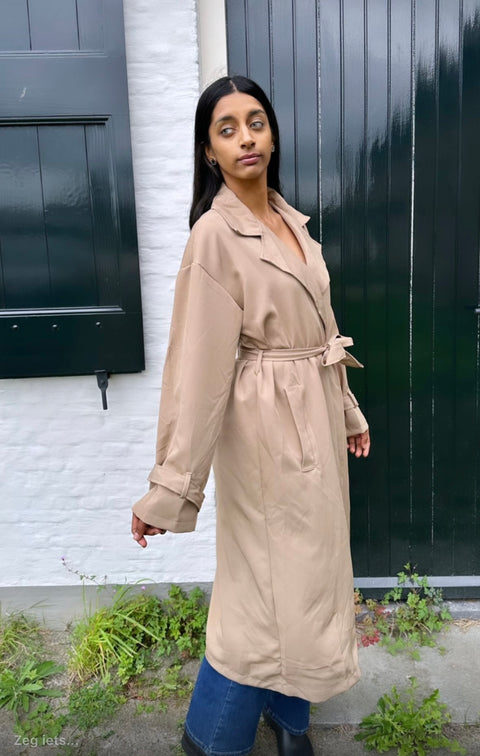 Mantel old money style