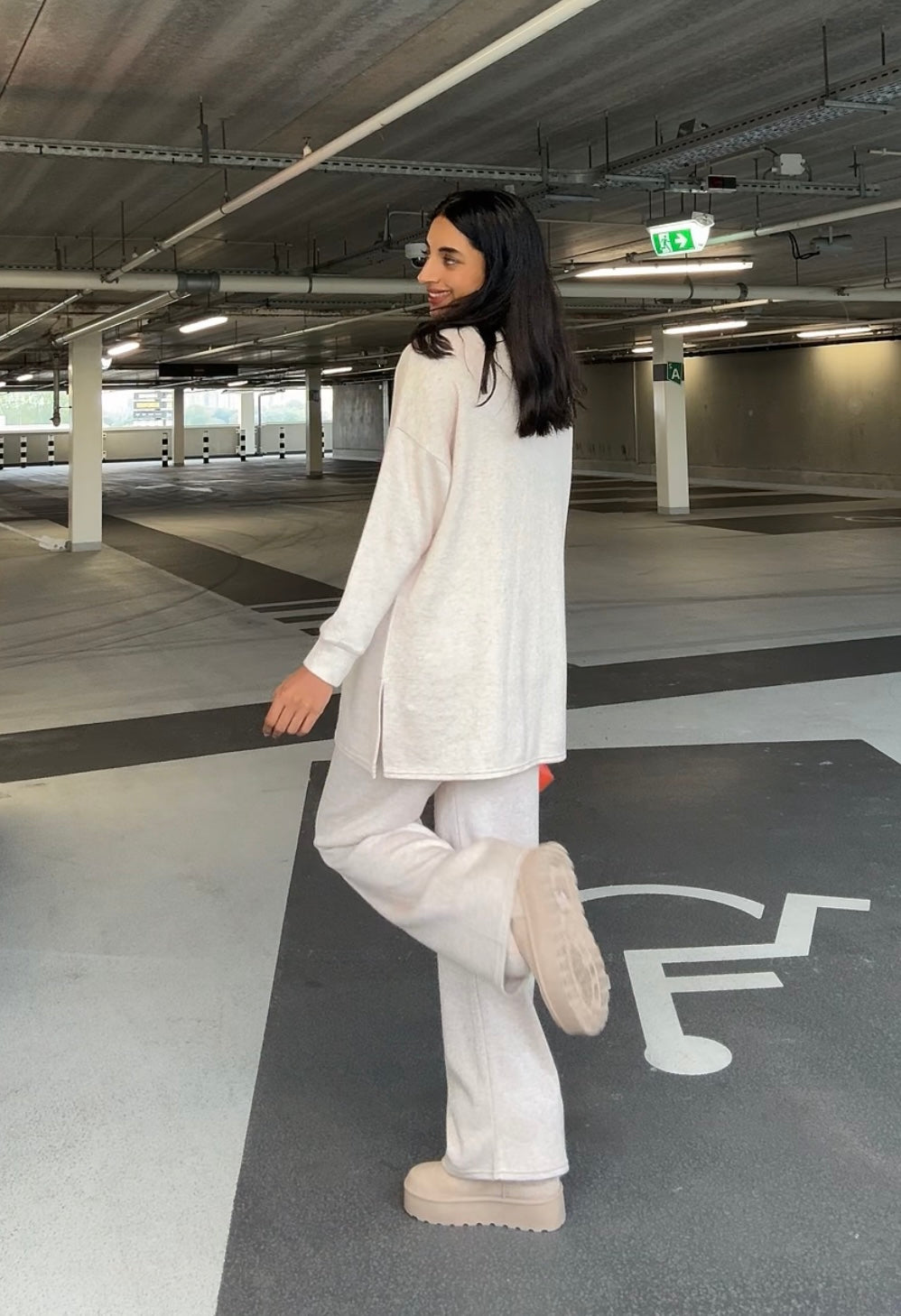 COZY TRUI MET BROEK BEIGE (CIFA45)