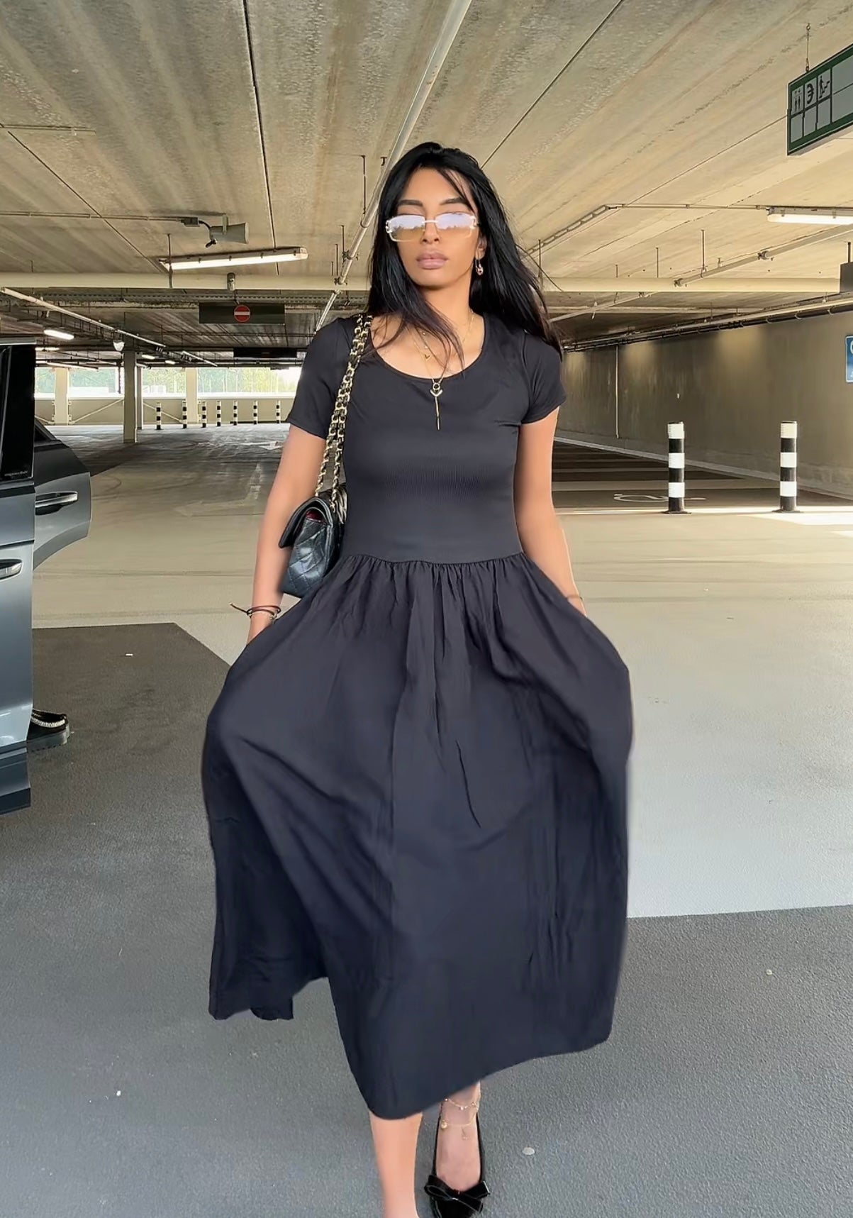 BASIC MAXI JURK KORTE MOUWEN ROK PLOOIEN