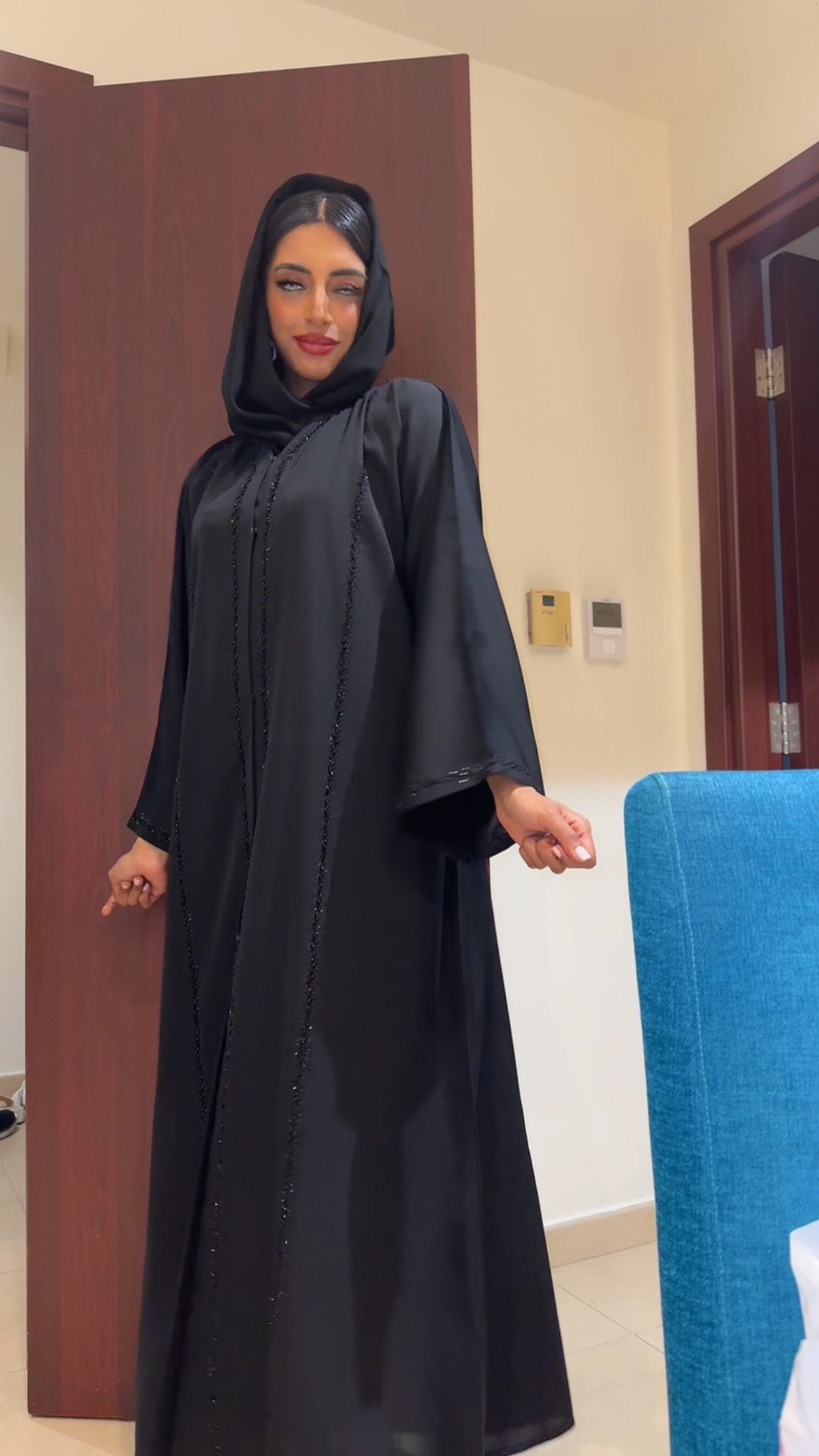 AUSVERKAUFT DXB ABAYA NAS SCHWARZ