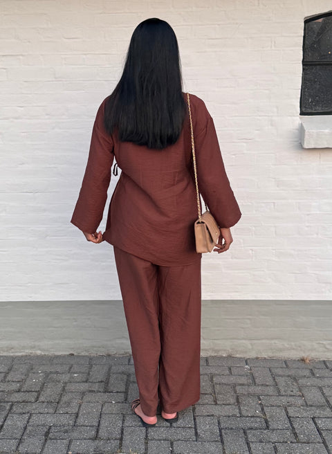 SS25 - DONKER BRUIN WIKKEL SET