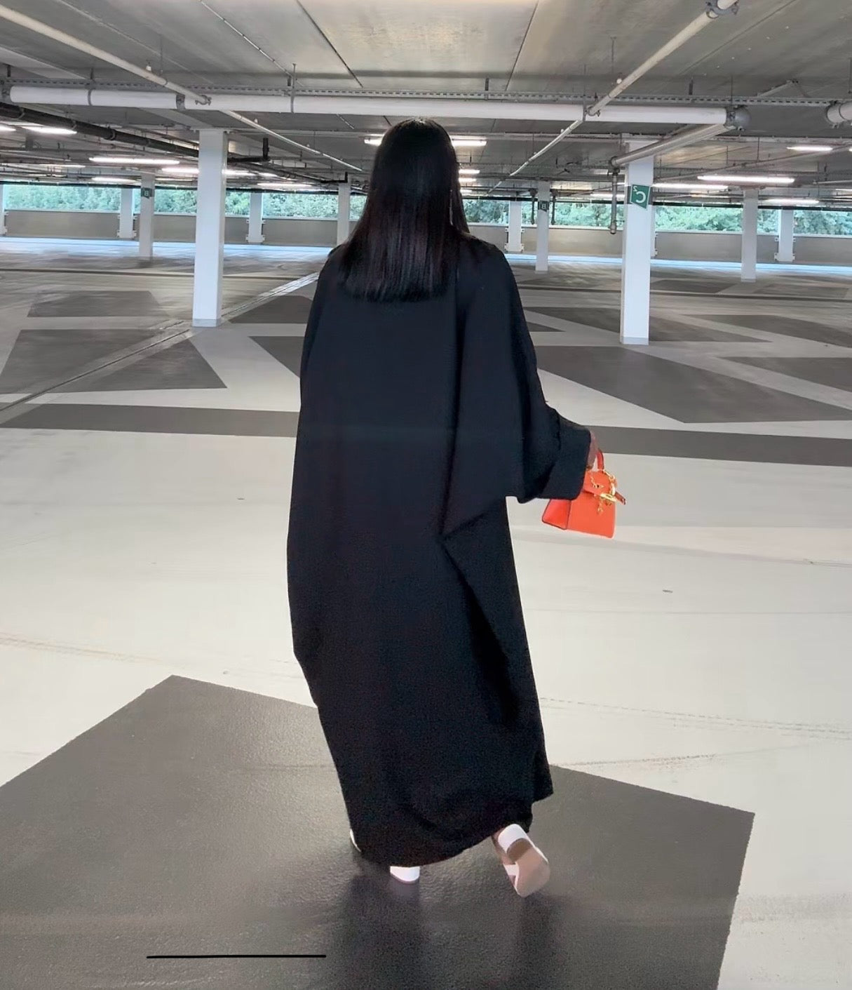 YAS ZWART ABAYA JURK MET ZAKKEN