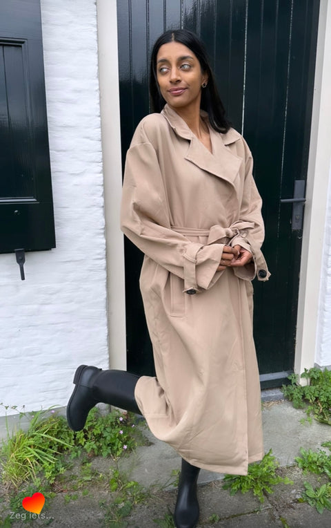 Mantel old money style