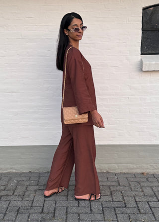 SS25 - DONKER BRUIN WIKKEL SET