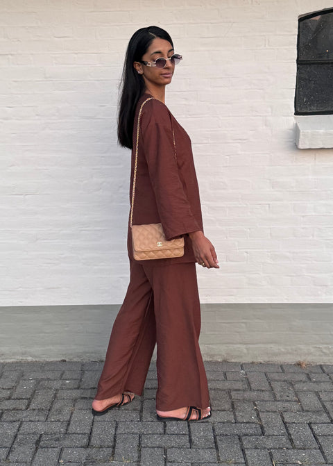 SS25 - DONKER BRUIN WIKKEL SET