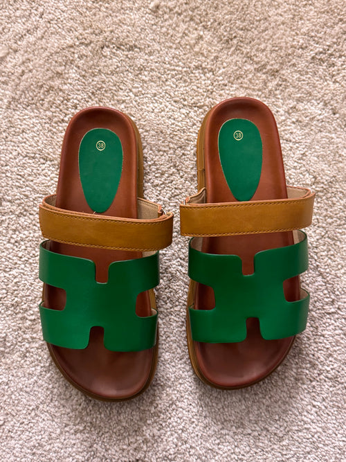 H SLIPPERS CAMEL GREEN