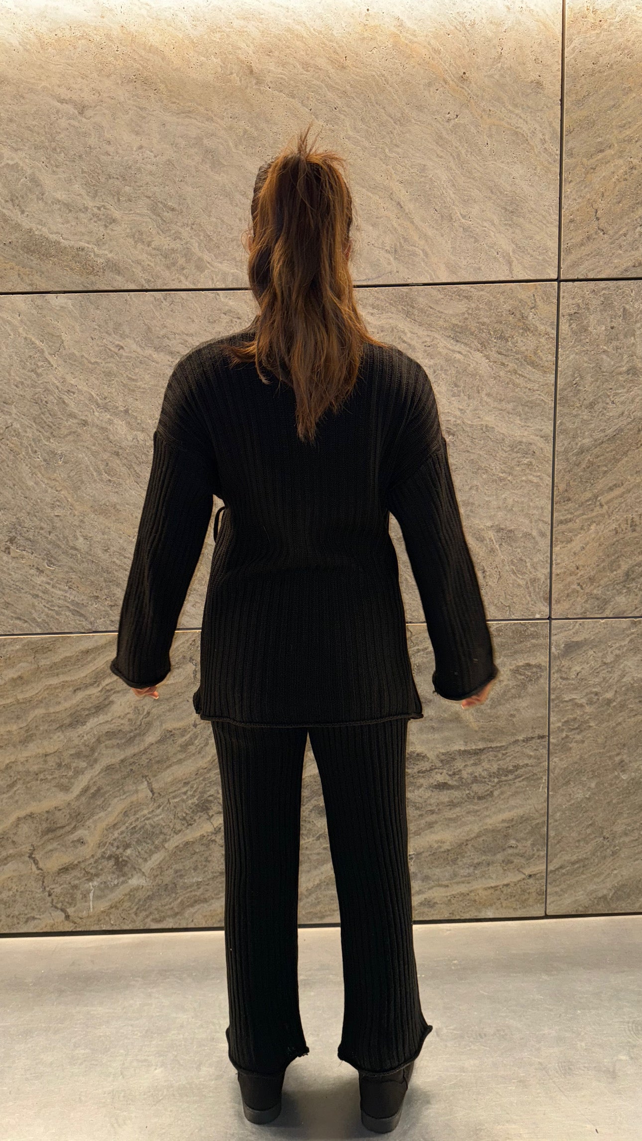 SCHWARZE ZYRA OVERSLAG WESTE MIT BROEK