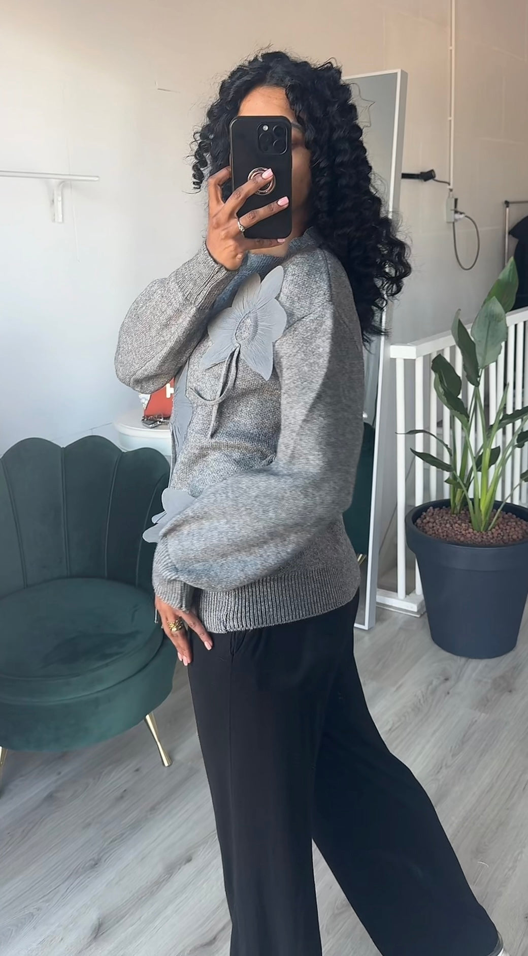 Sweater met bloemen grijs