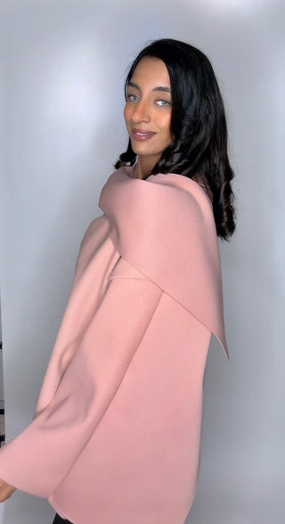 Manteljas sara met sjaal roze