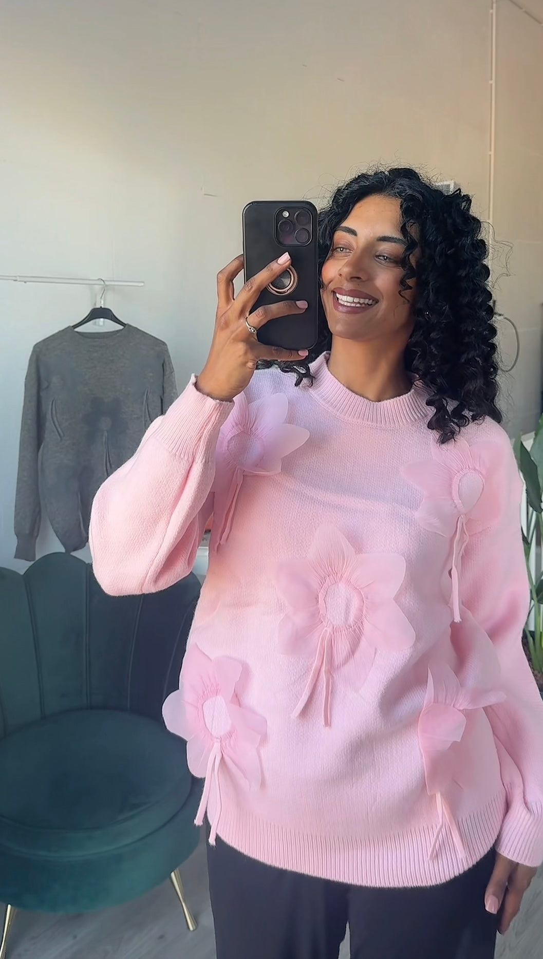 Sweater with flowers pink