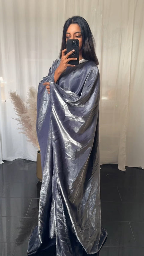 CEY - فستان عباءة باللون الرمادي المعدني