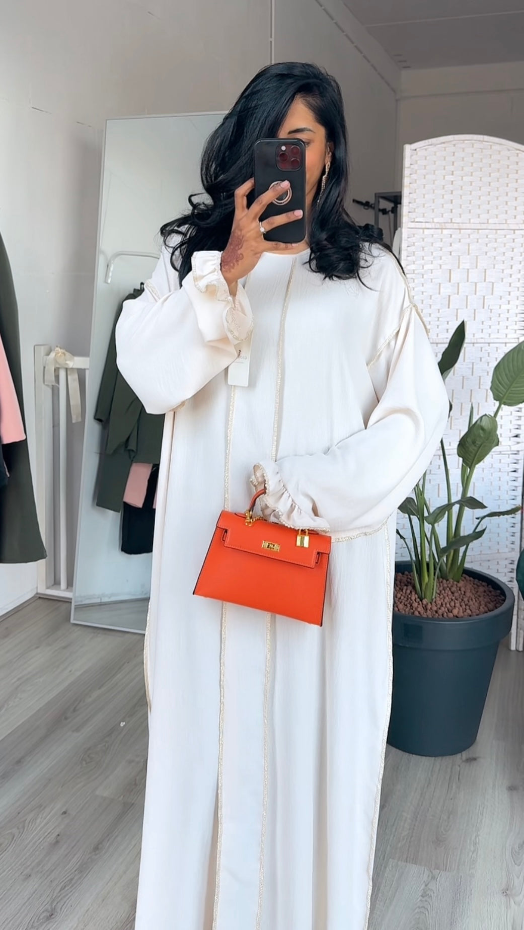 SS25 - Aicha abaya met gouden details ruches mouwen