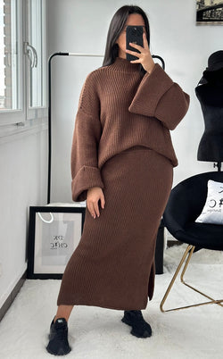 DINA TRUI MET ROK SET BRUIN PRE ORDER