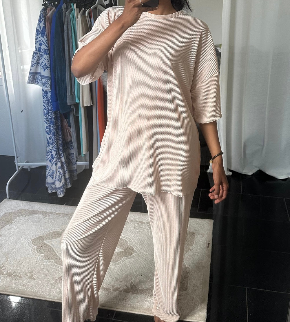 SS25 - plisse sets korte mouwen