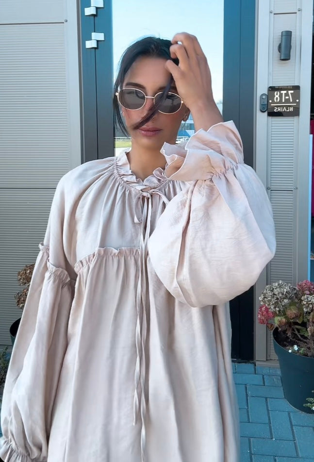 Strikjes blouse met rekbare wijde broek - beige