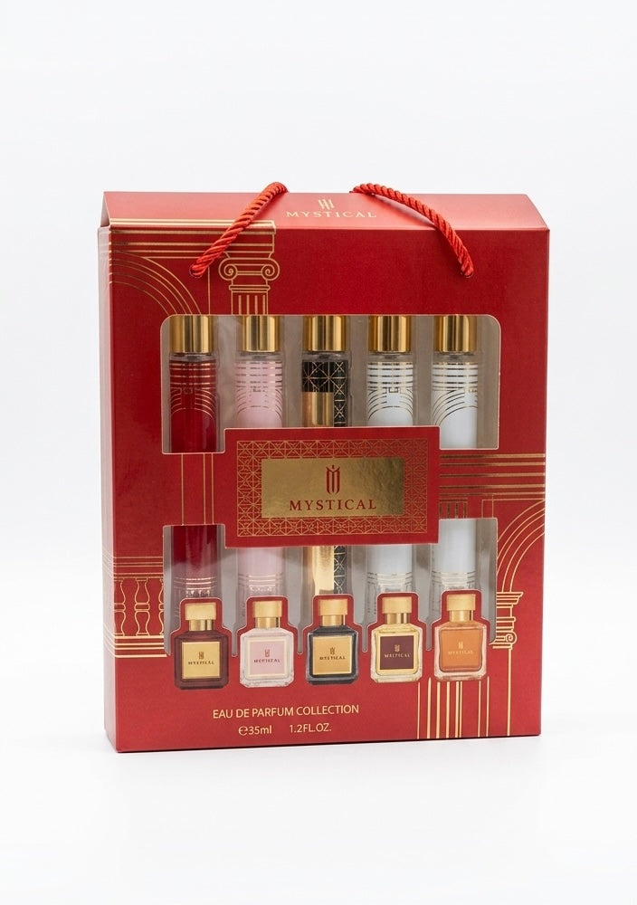 Quatre pièces de toilette en cristal de Baccarat ,modèle M Quatre pièces de toilette en cristal de Baccarat ,modèle M