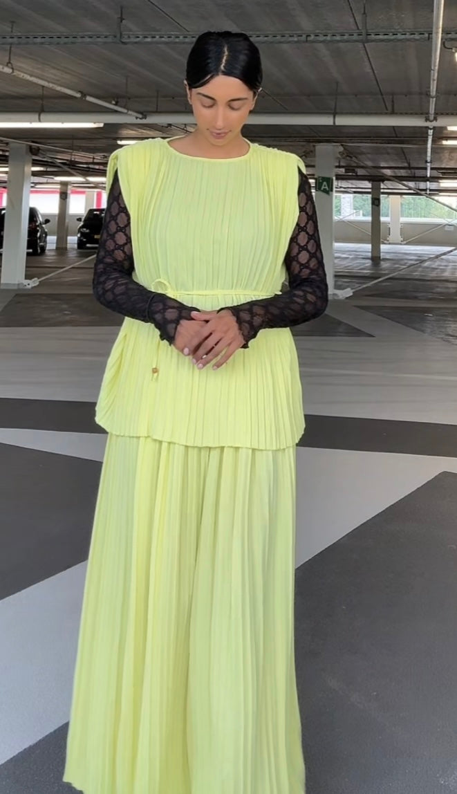 Plisse set butter yellow (PLUS)