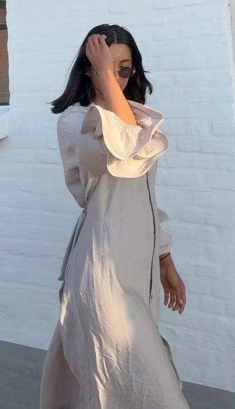 Jurk met ruffles van viscose taupe - M5250