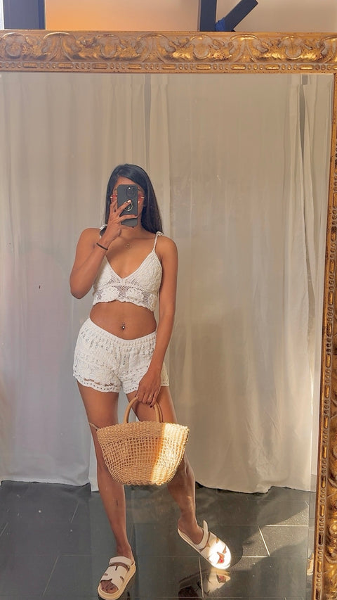 مجموعة شاطئ نينا باللون الأبيض