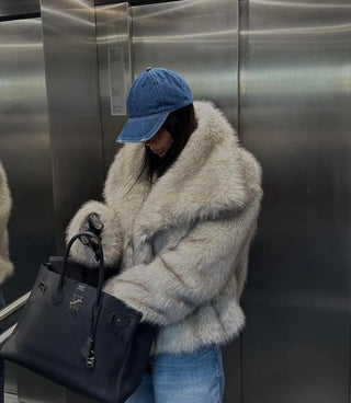 Bontjas met zakken - beige