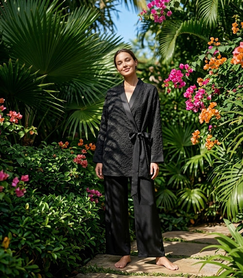 Bloemen kimono met satijnen broek - zwart